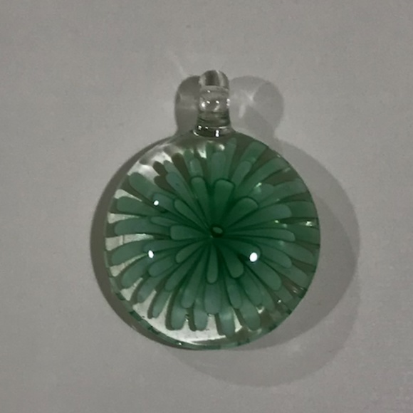Beautiful Flower Pendant - Picture 9 of 9